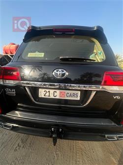 تۆیۆتا لاند کروزەر